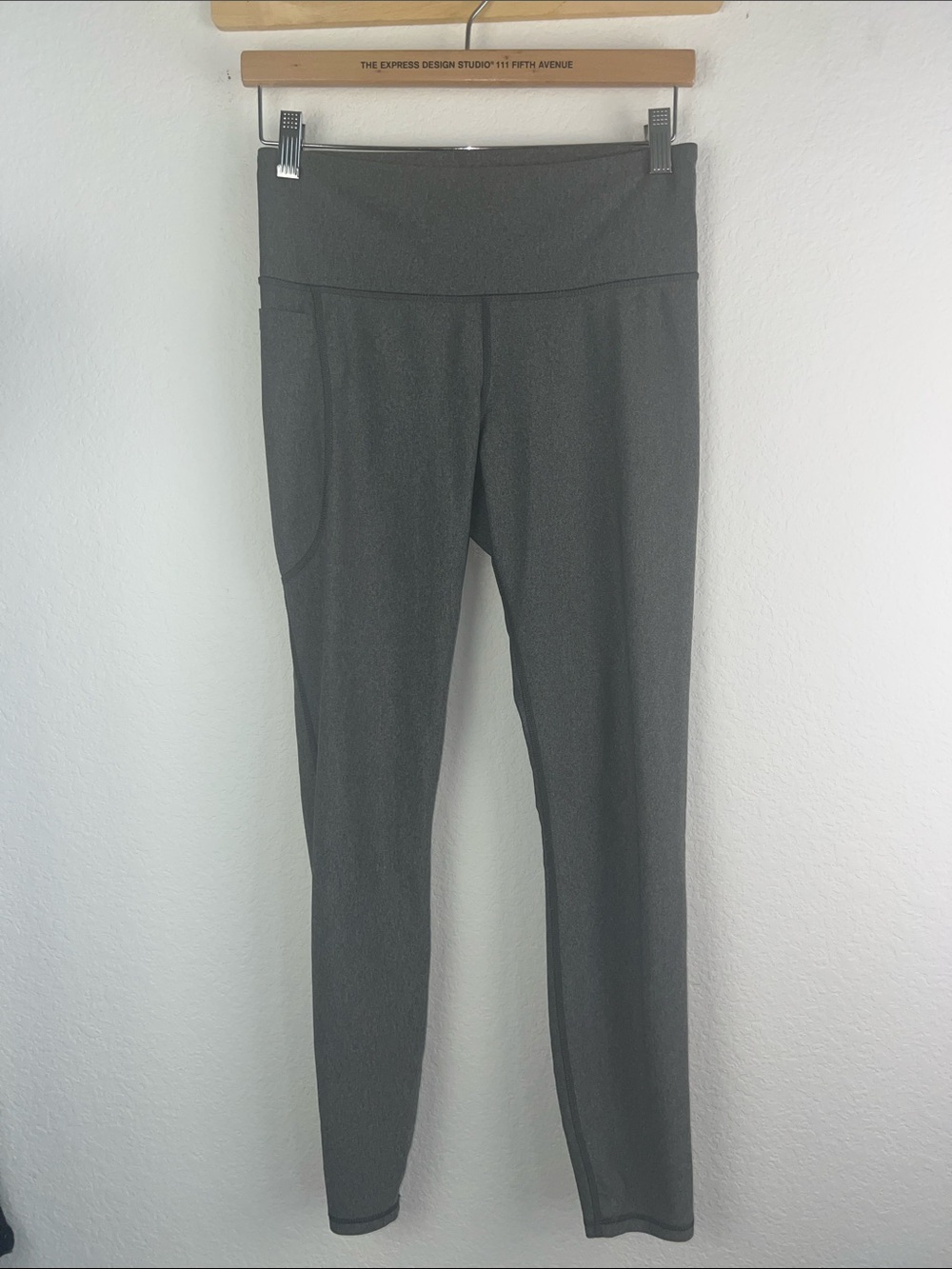 Under Armour Dark Gray High-Waist Performance Leggings with Side Pocket
